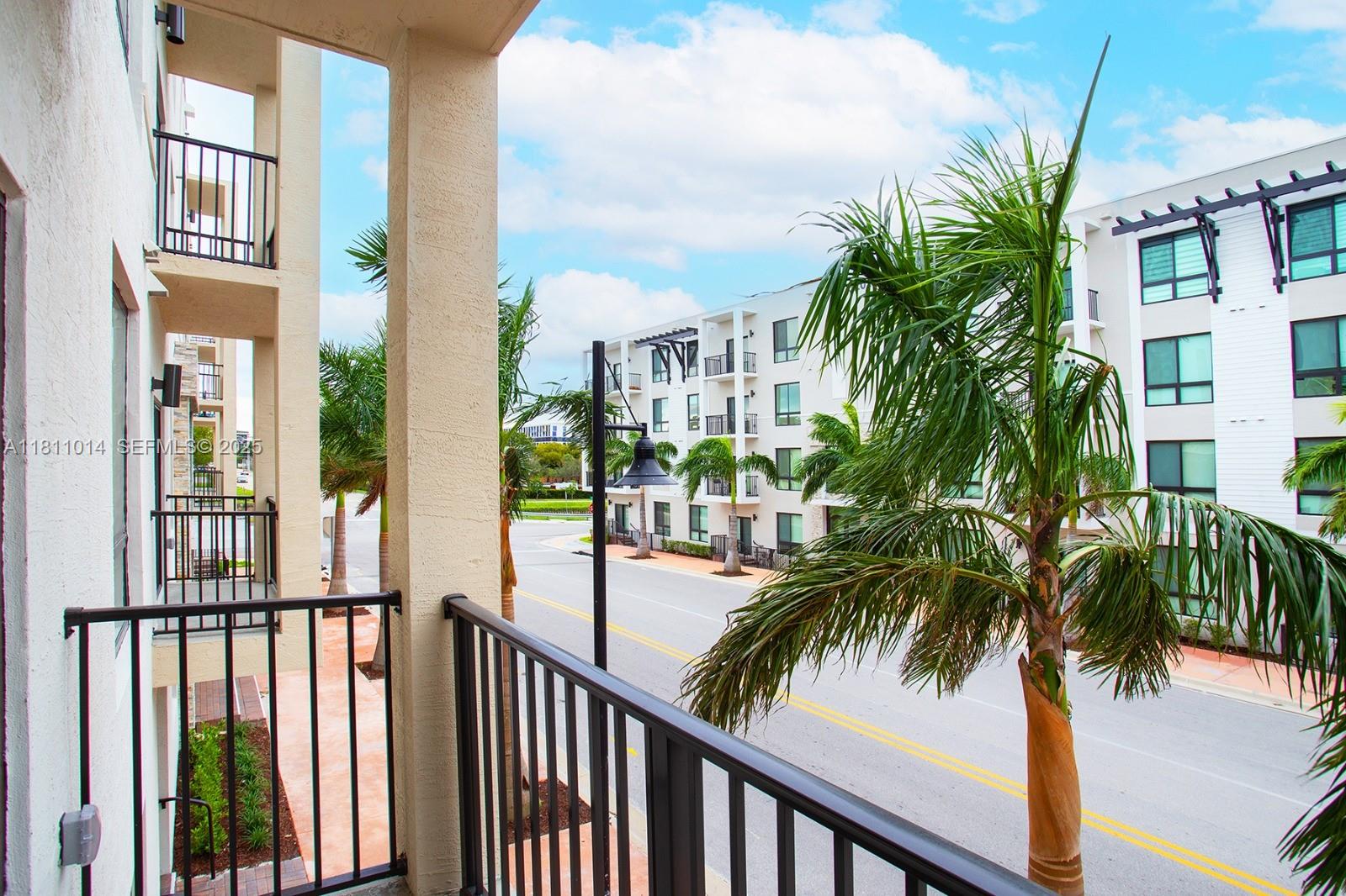 DOWNTOWN DORAL SOUTH PHAS - Residential Lease