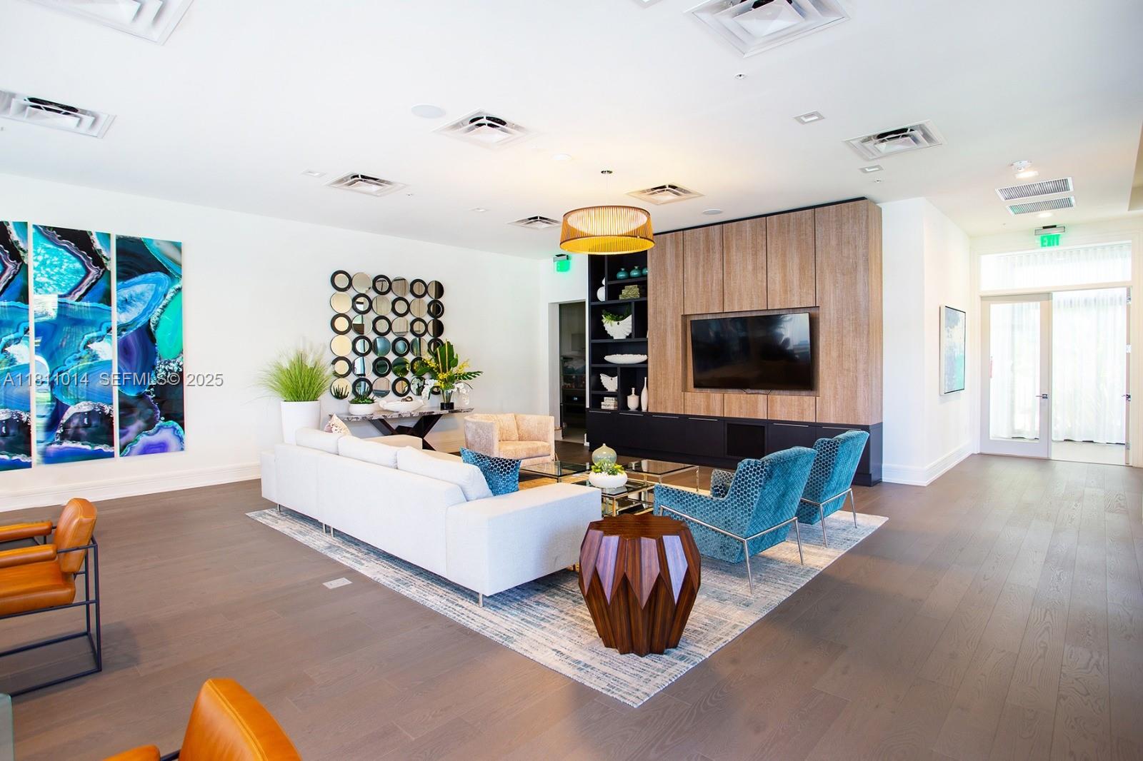 DOWNTOWN DORAL SOUTH PHAS - Residential Lease