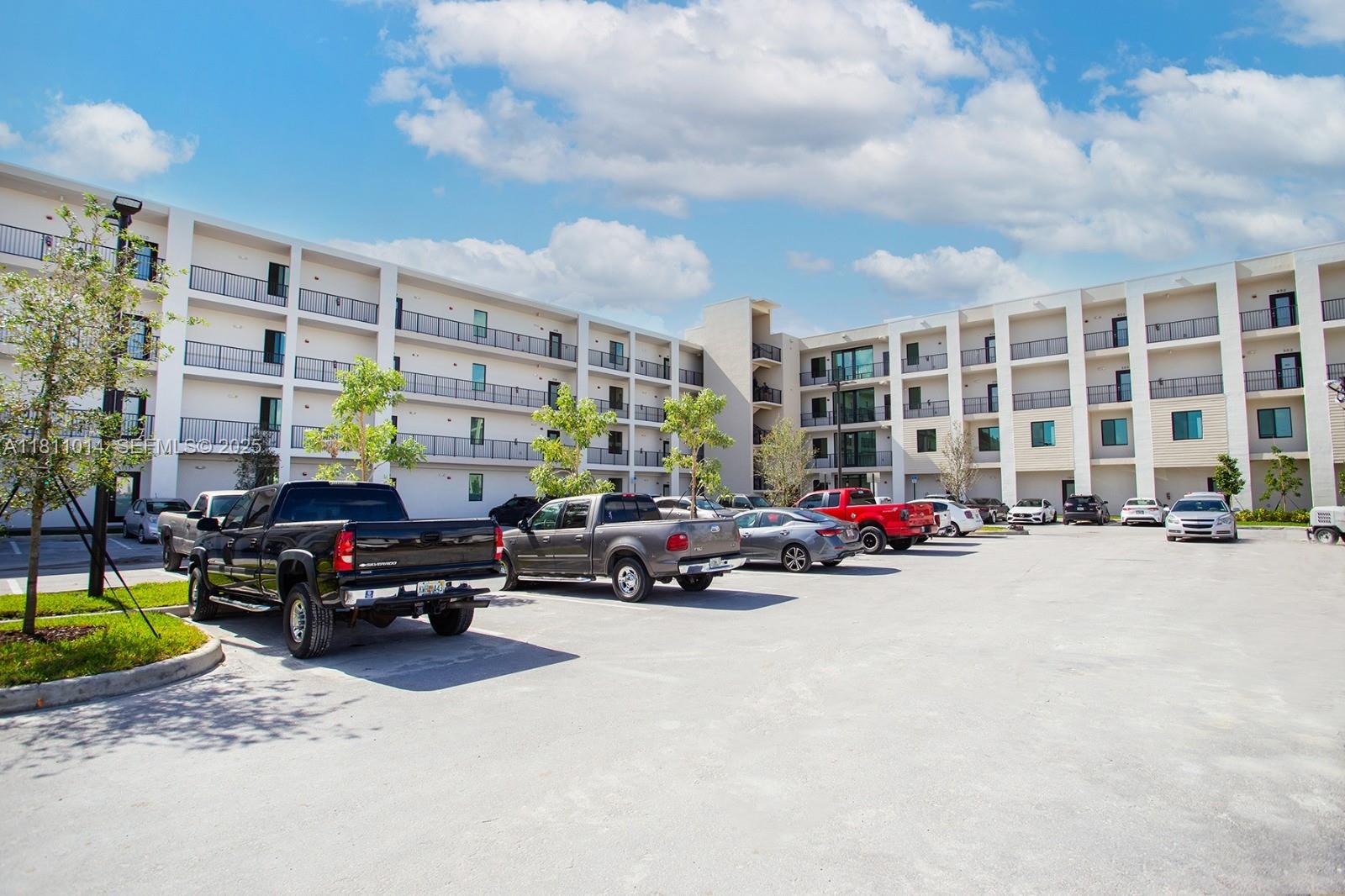 DOWNTOWN DORAL SOUTH PHAS - Residential Lease