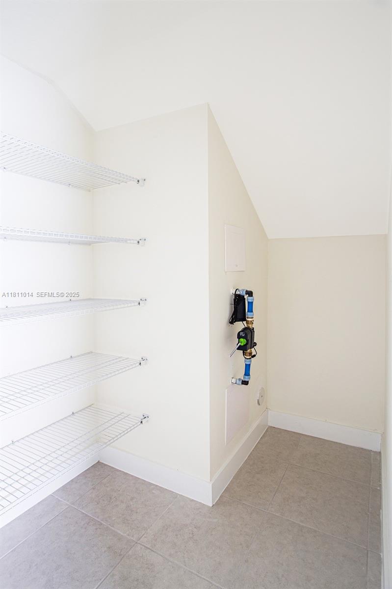 DOWNTOWN DORAL SOUTH PHAS - Residential Lease