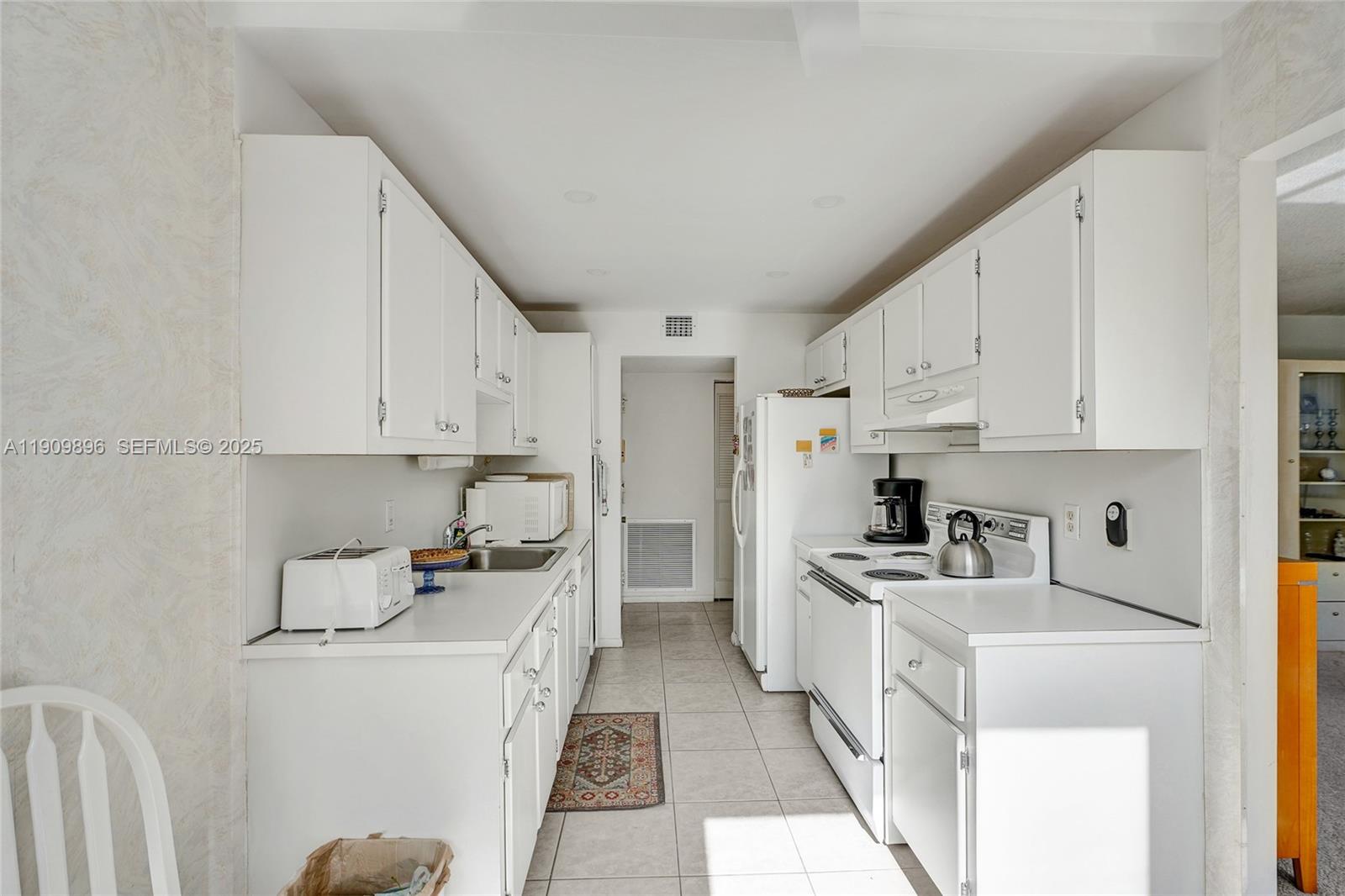 WILSHIRE CONDO - Residential