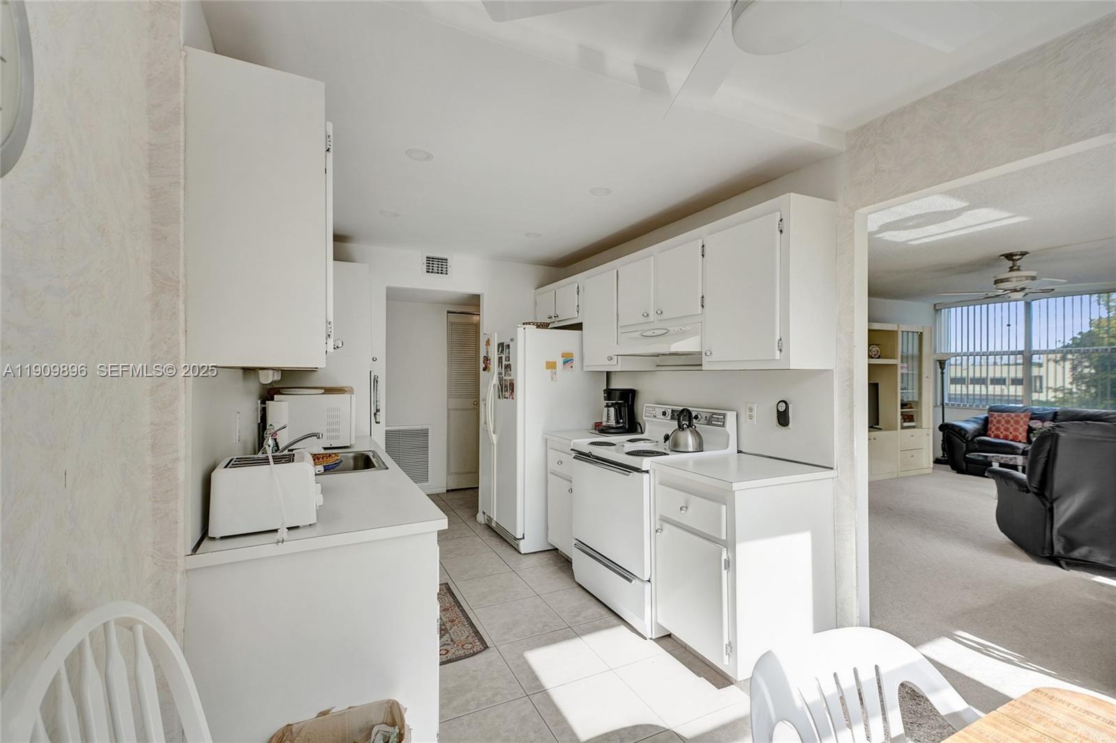 WILSHIRE CONDO - Residential