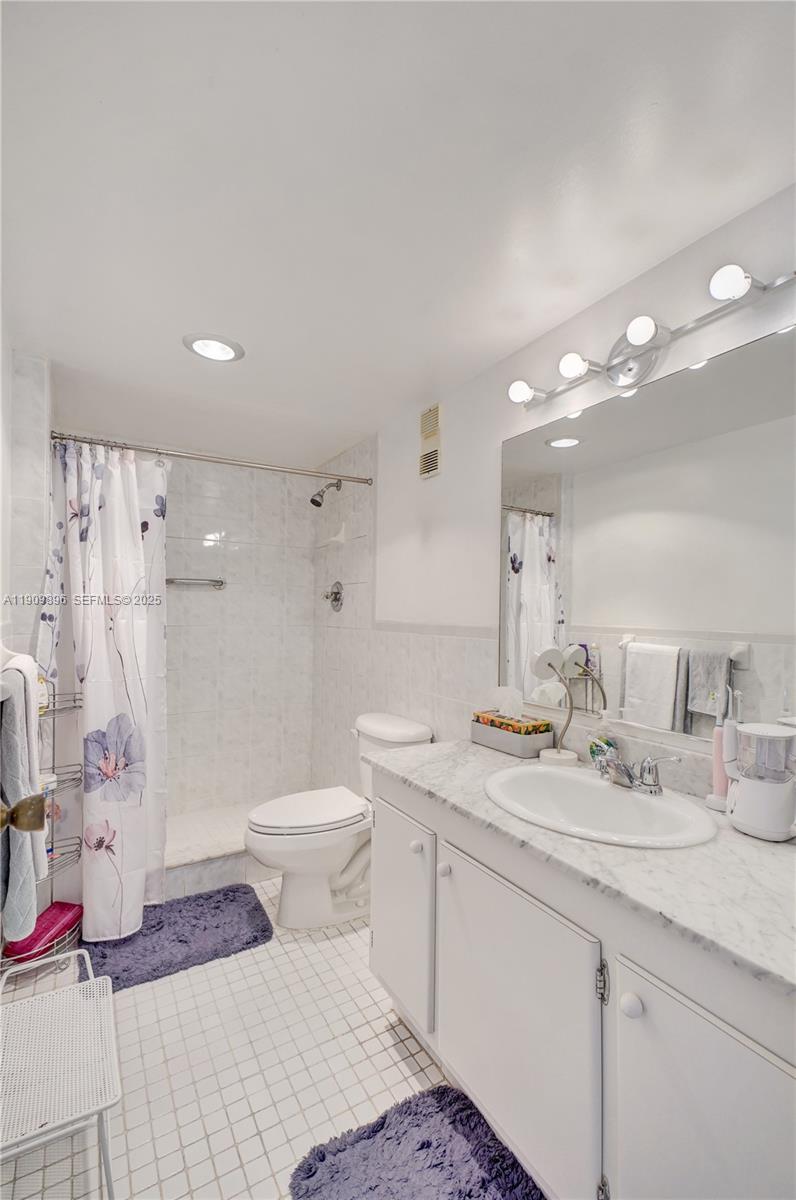 WILSHIRE CONDO - Residential