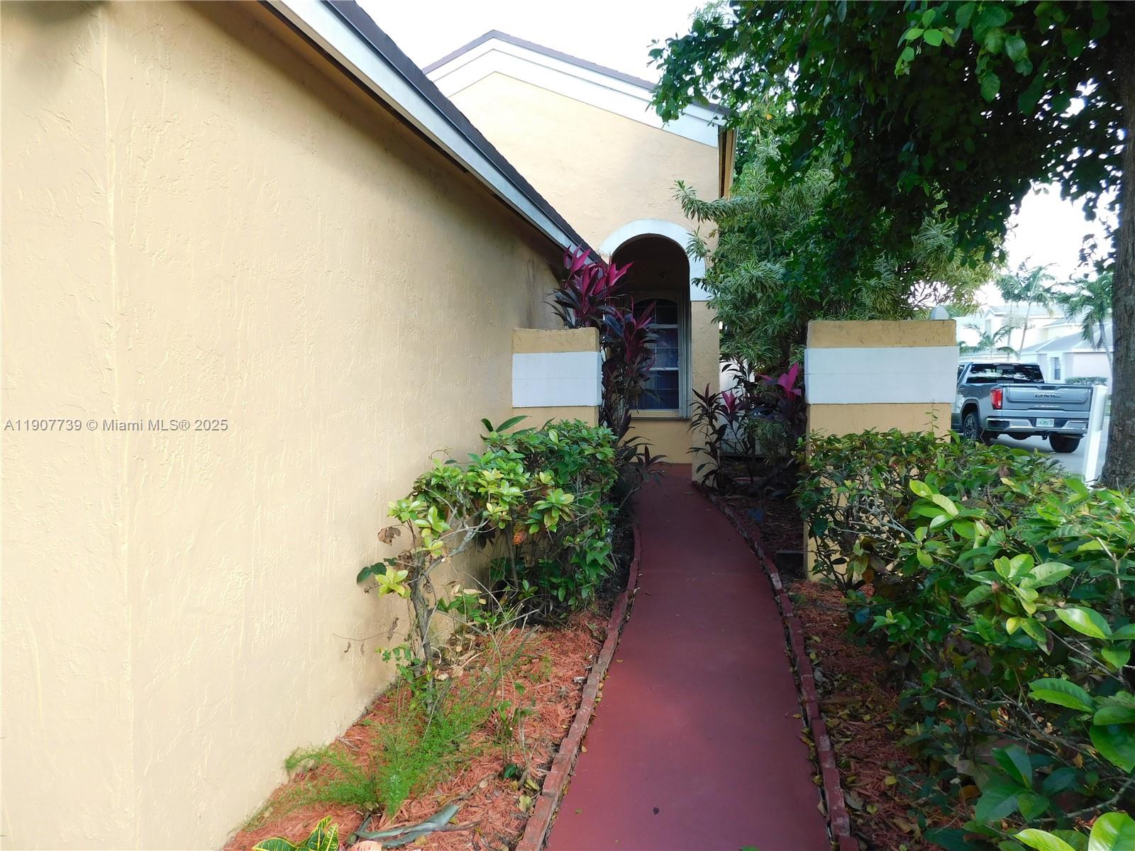 RIVER RUN GARDEN HOMES - Residential Lease