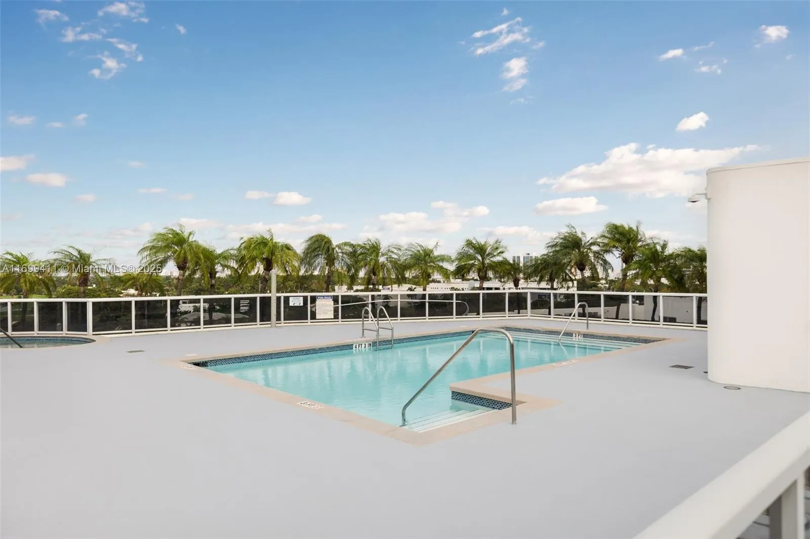 Miami Beach, Florida 33139, United States, 1 Bedroom Bedrooms, ,1 BathroomBathrooms,Residential,Active,30601