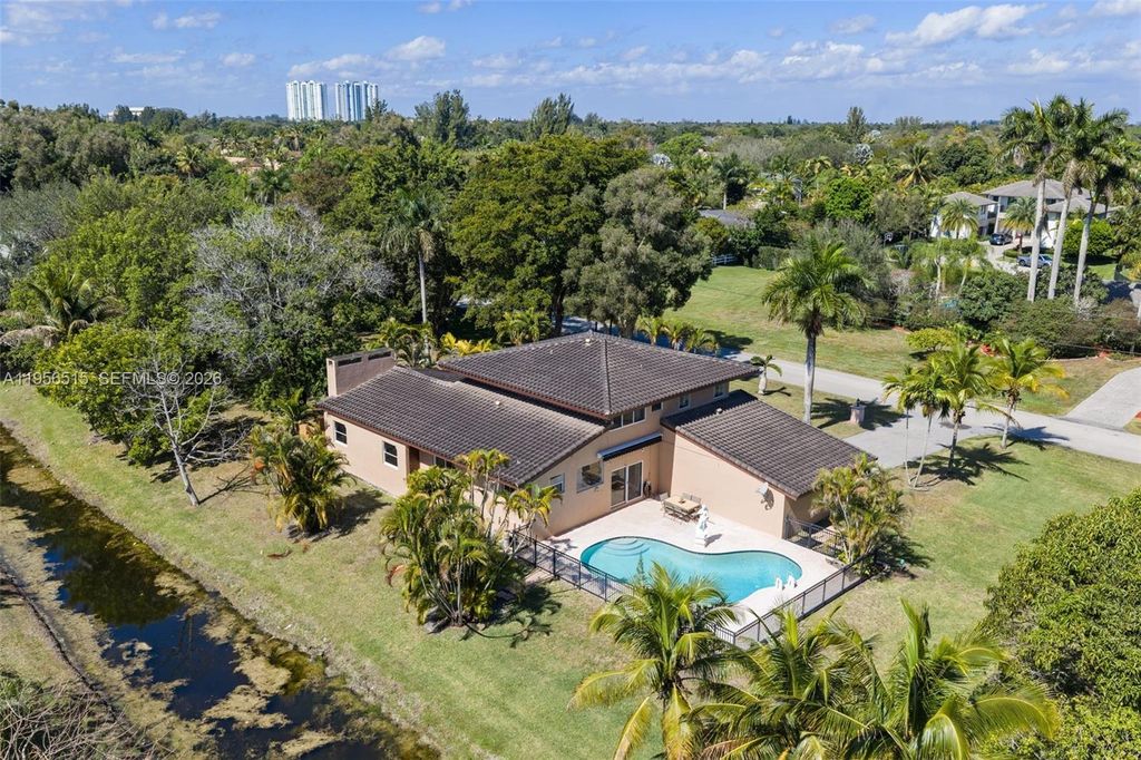 Photo of 11400 NW 19th St, Plantation, FL 33323 (MLS # A11956515)