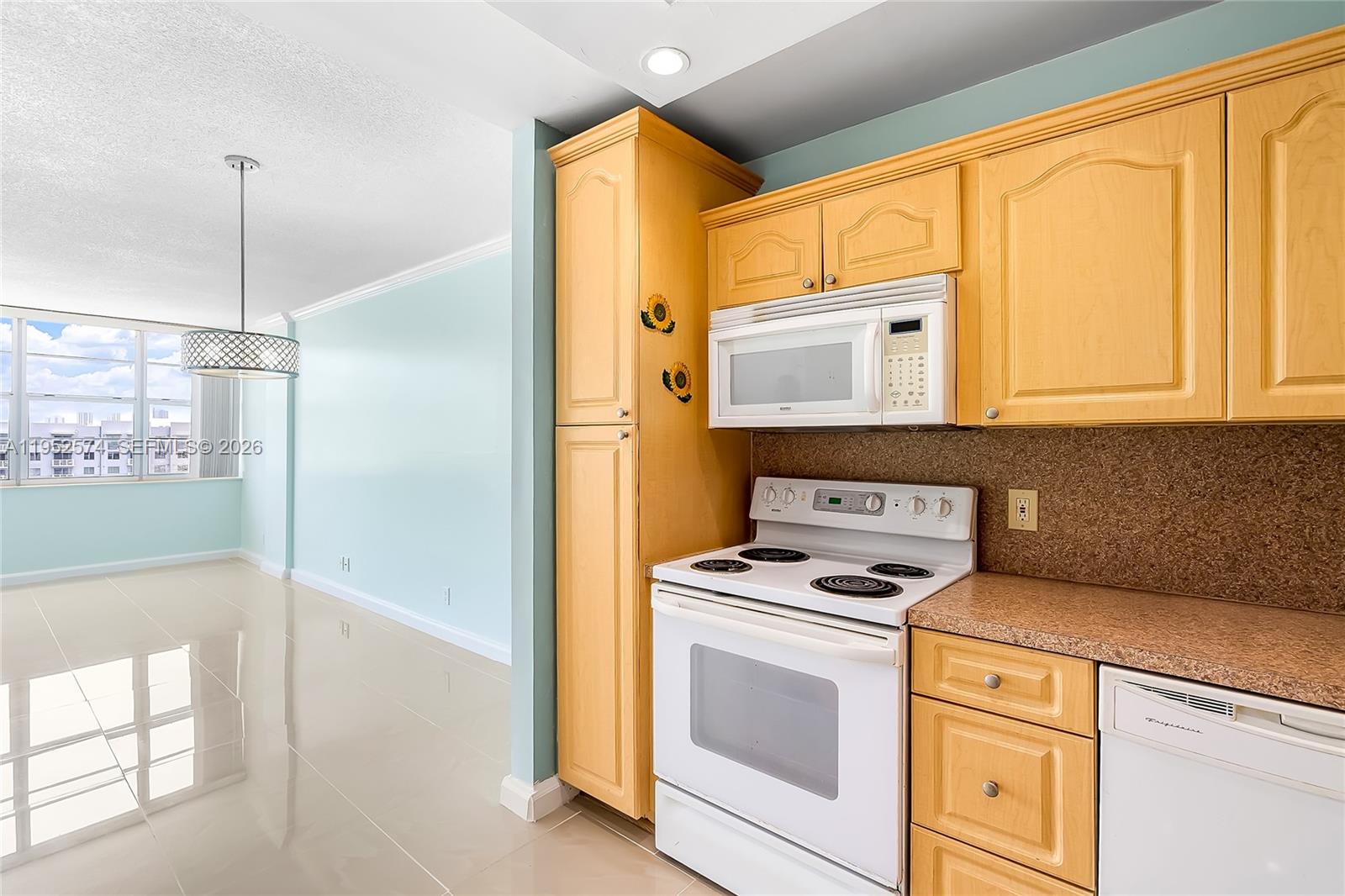 CRESTVIEW TOWERS CONDO - Residential Lease