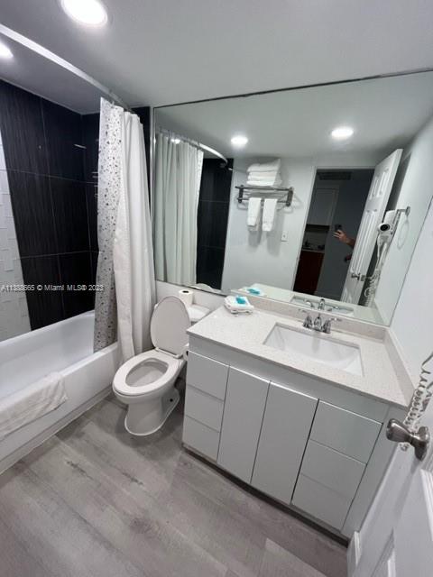 THE AVENTURA BEACH CLUB C - Residential