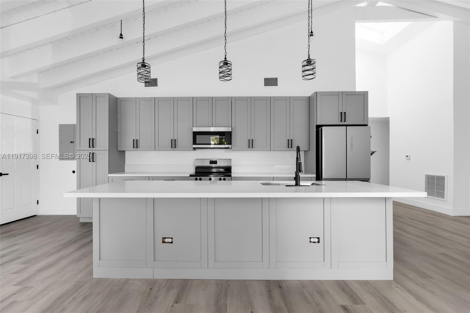 SUNRISE GOLF VILLAGE NORT - Residential