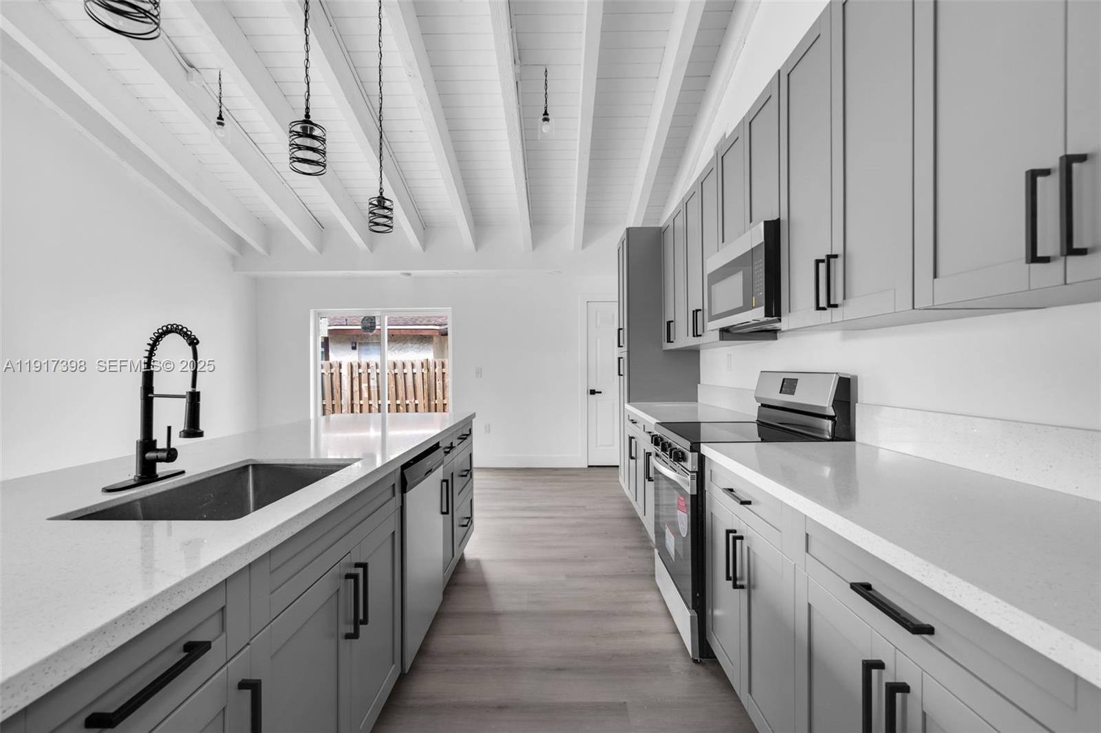 SUNRISE GOLF VILLAGE NORT - Residential