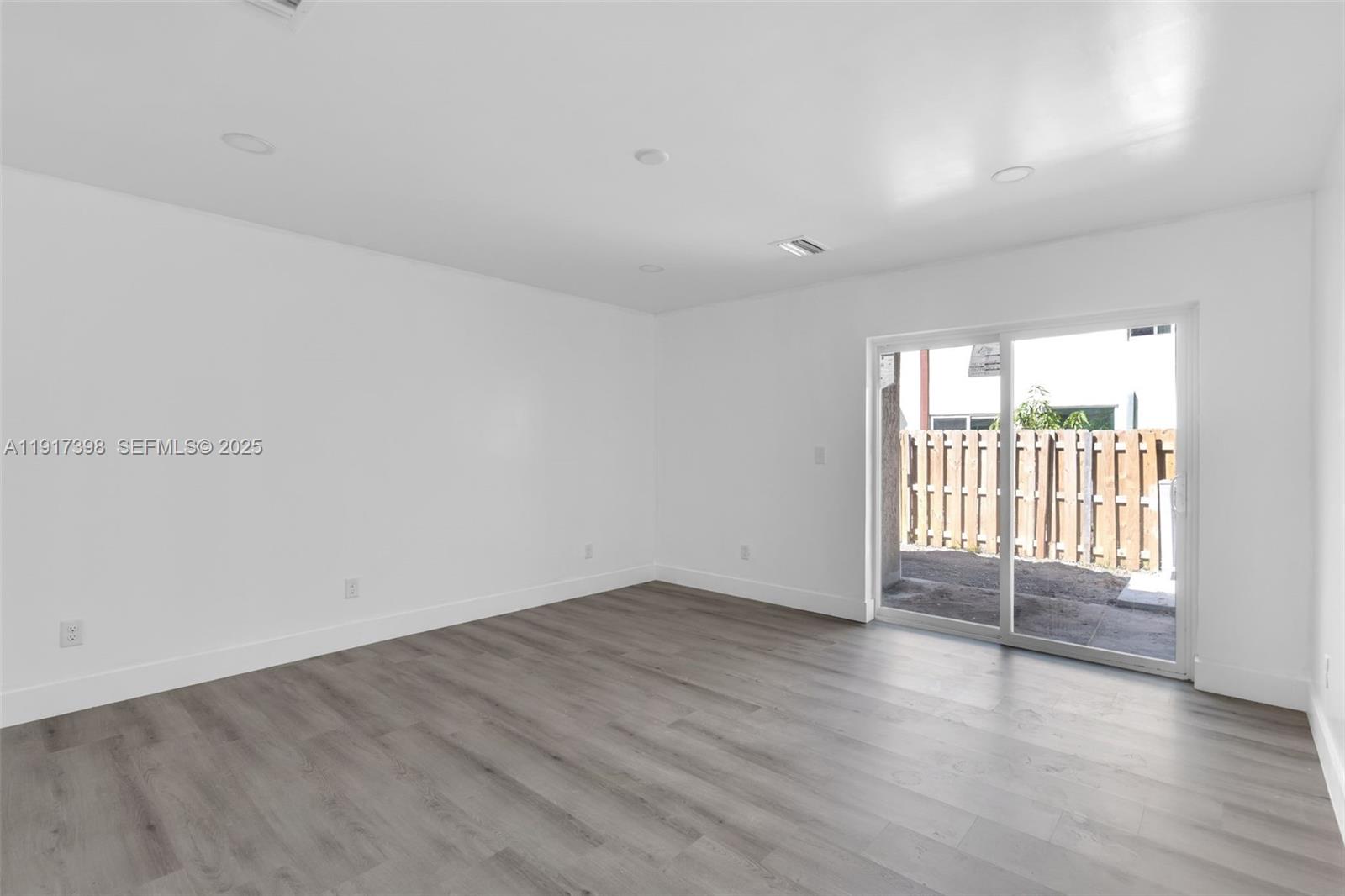 SUNRISE GOLF VILLAGE NORT - Residential