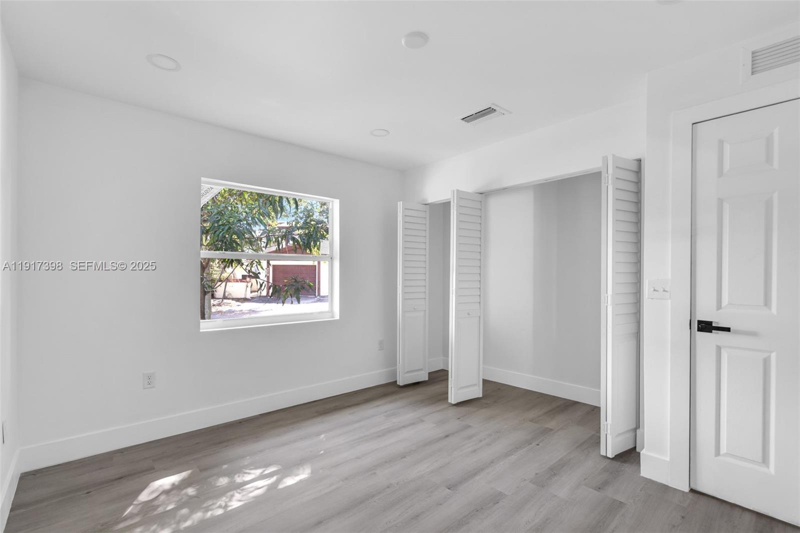 SUNRISE GOLF VILLAGE NORT - Residential