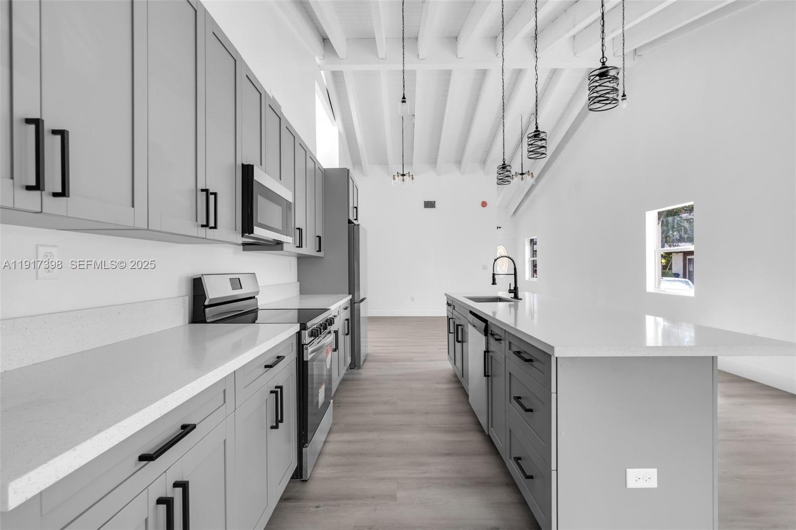 SUNRISE GOLF VILLAGE NORT - Residential