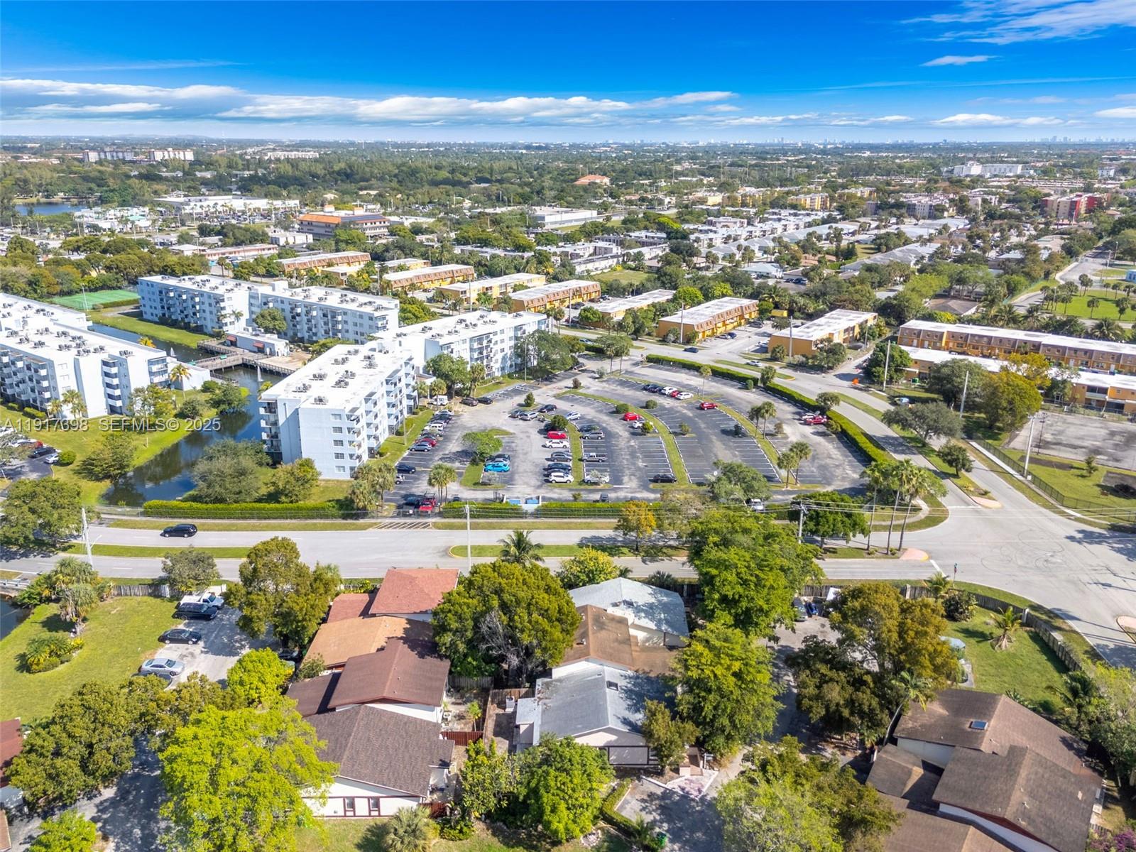 SUNRISE GOLF VILLAGE NORT - Residential