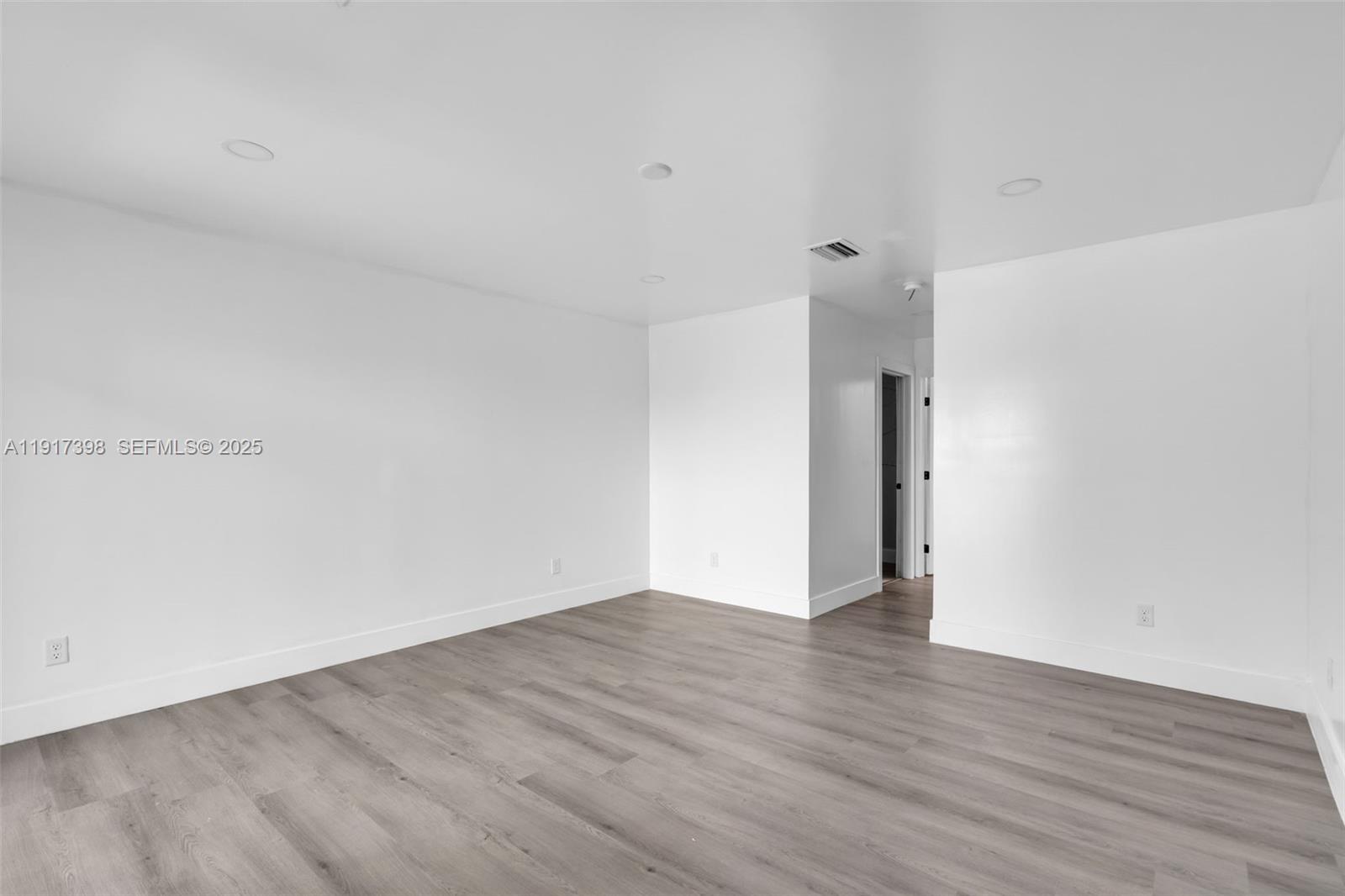 SUNRISE GOLF VILLAGE NORT - Residential