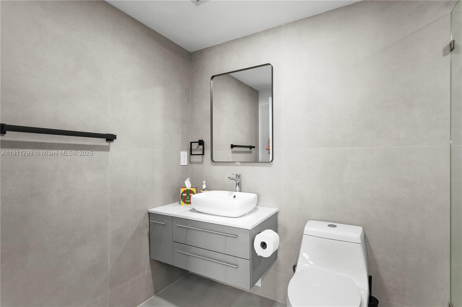 0HE CARRIAGE CLUB SOUTH C - Residential