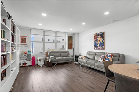 Photo of 5001 Collins Ave #1G, Miami Beach, FL 33140 (MLS # A11911788)