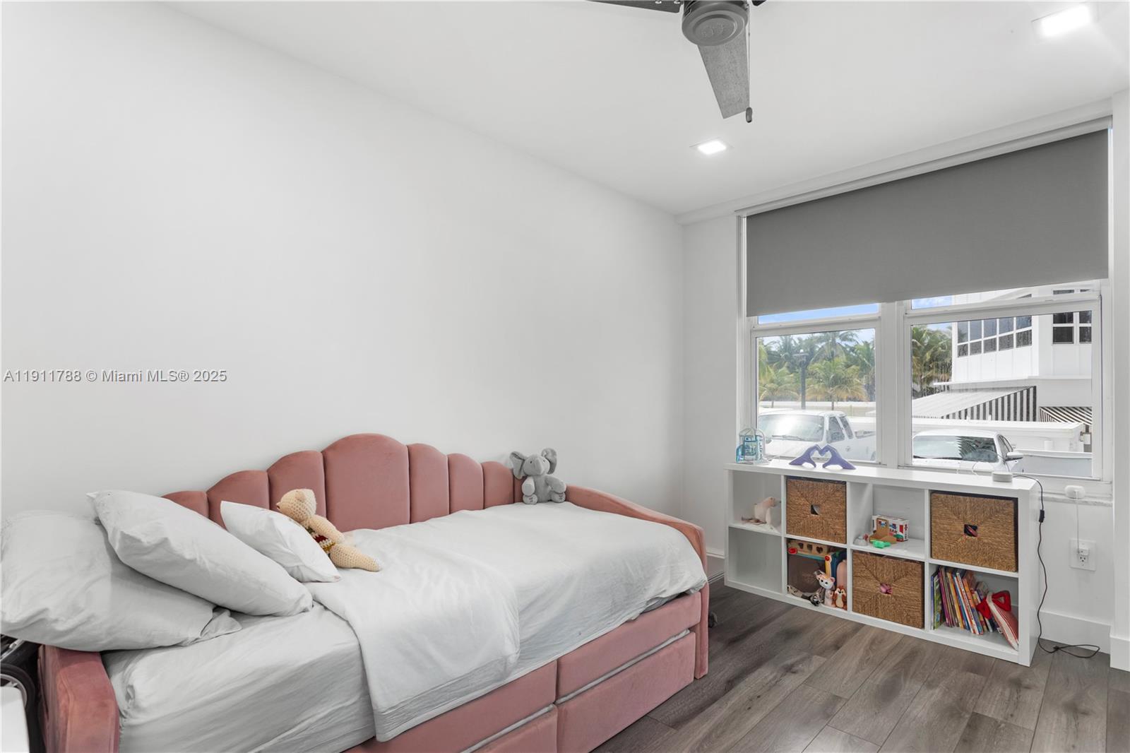 0HE CARRIAGE CLUB SOUTH C - Residential