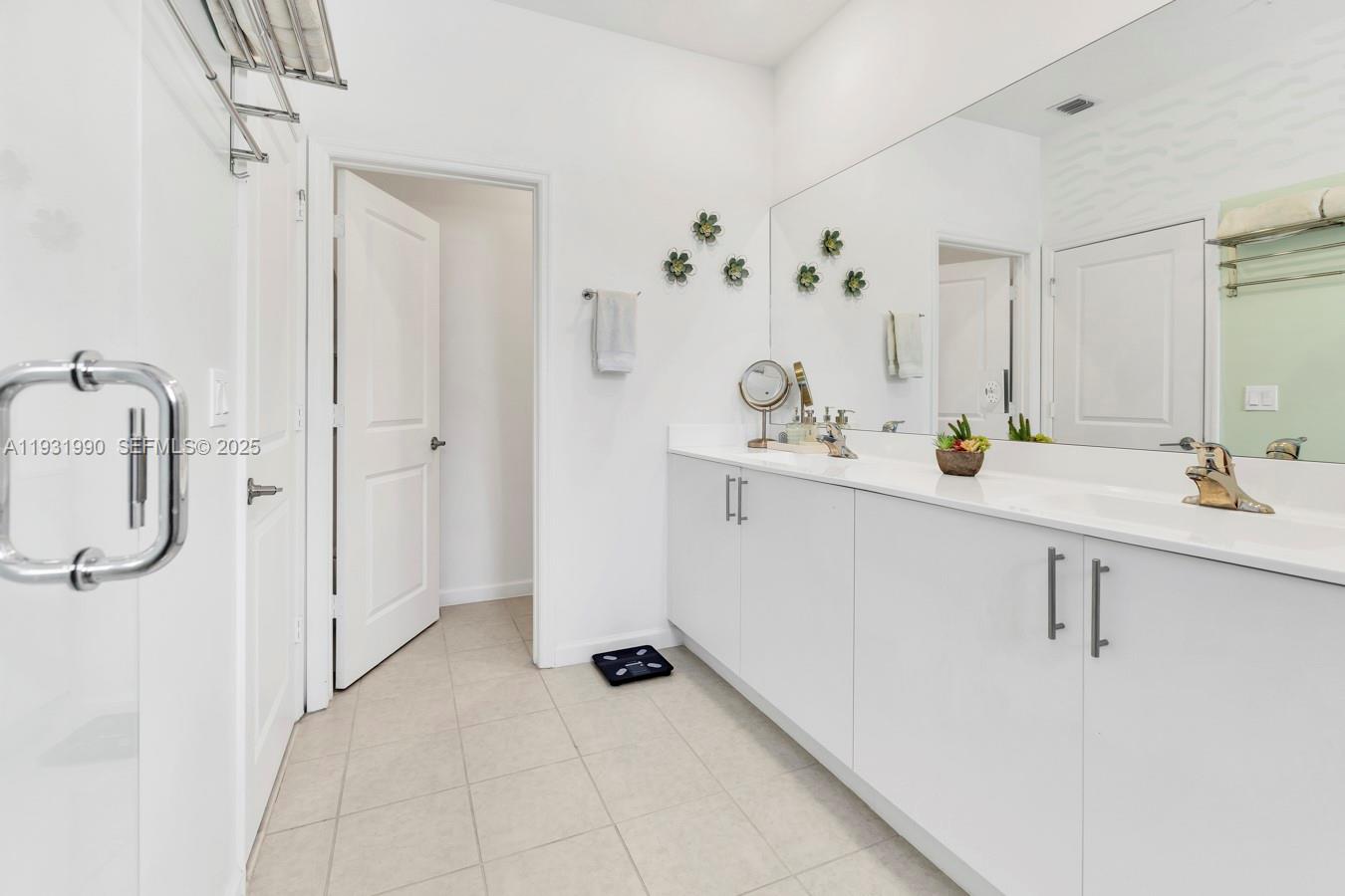 SUNSET PINES - Residential Lease