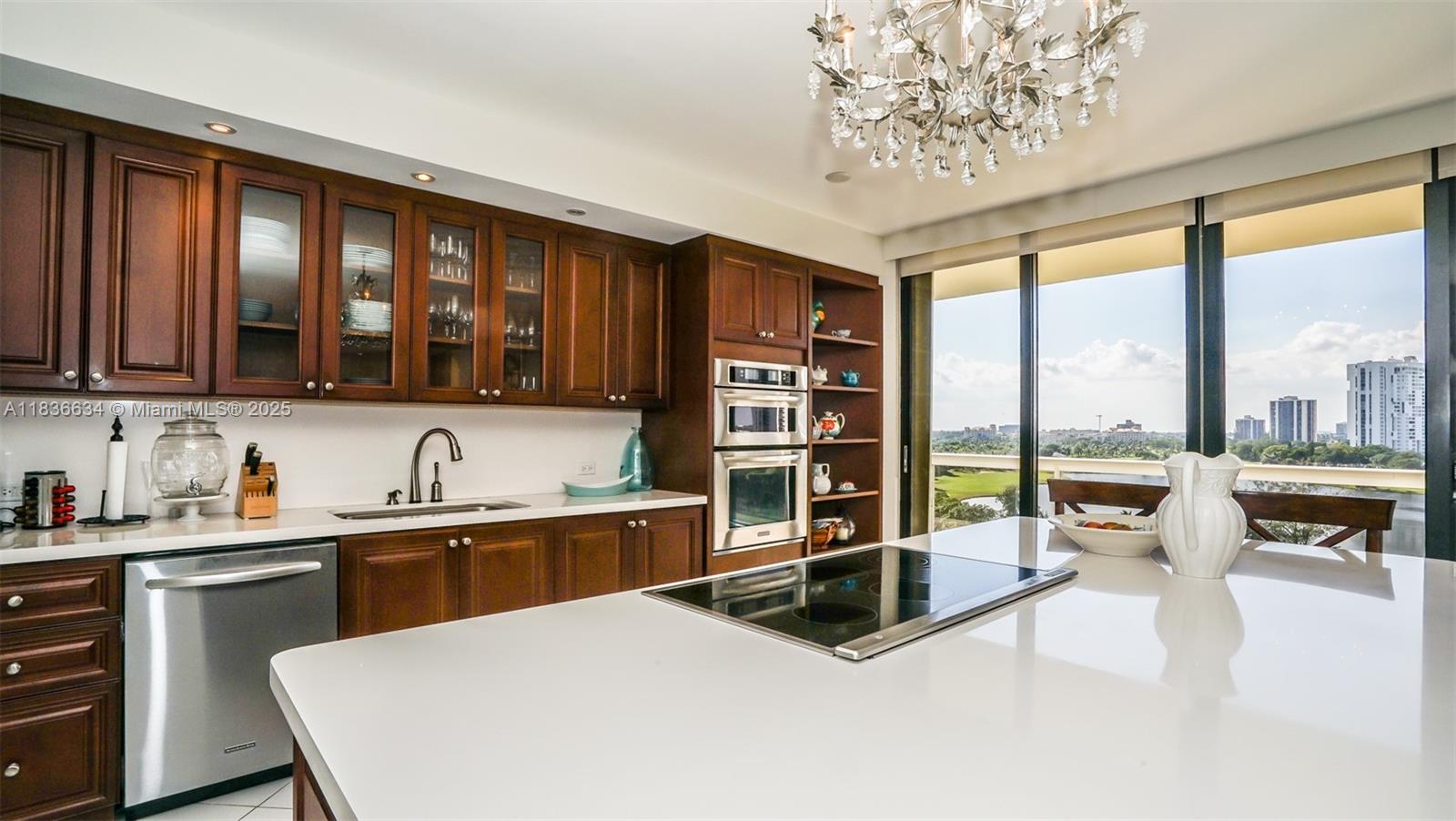 20191 E Country Club Dr 901