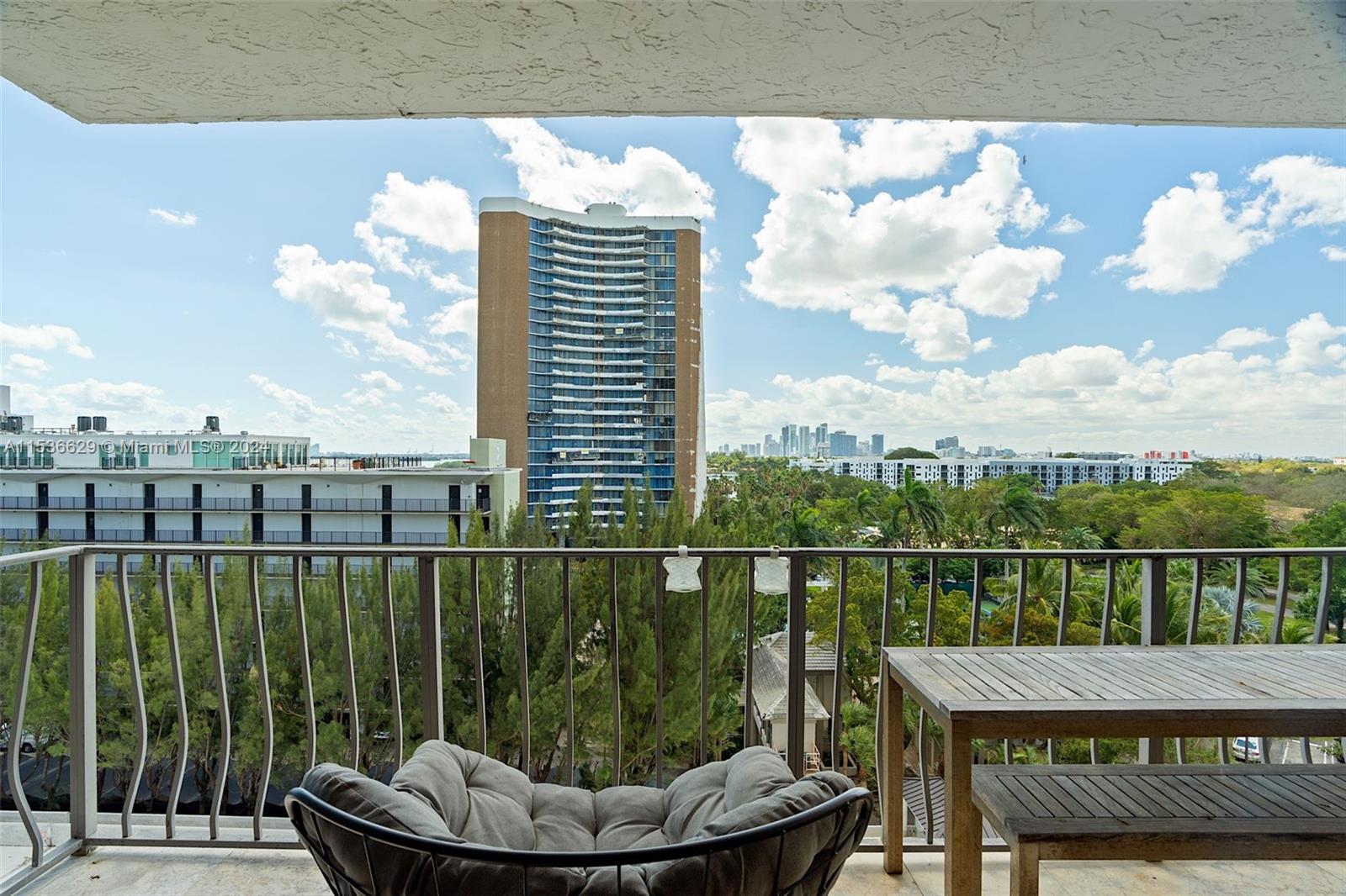 THE PALM BAY YACHT CLUB C - Residential