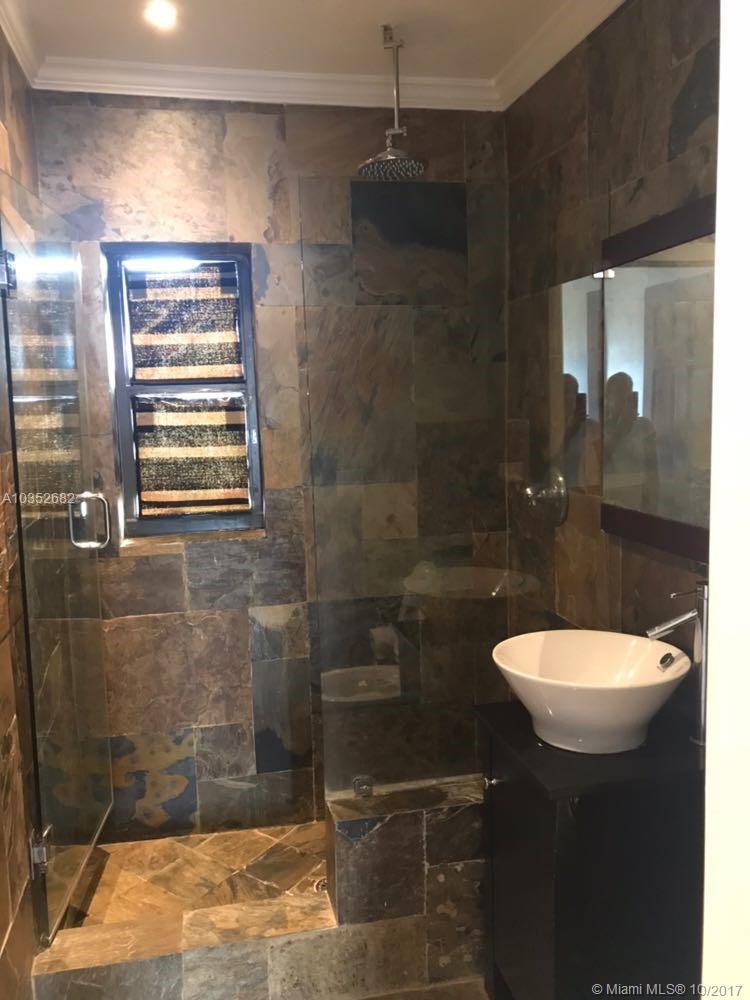 LE JEUNE MANORS - Residential Lease