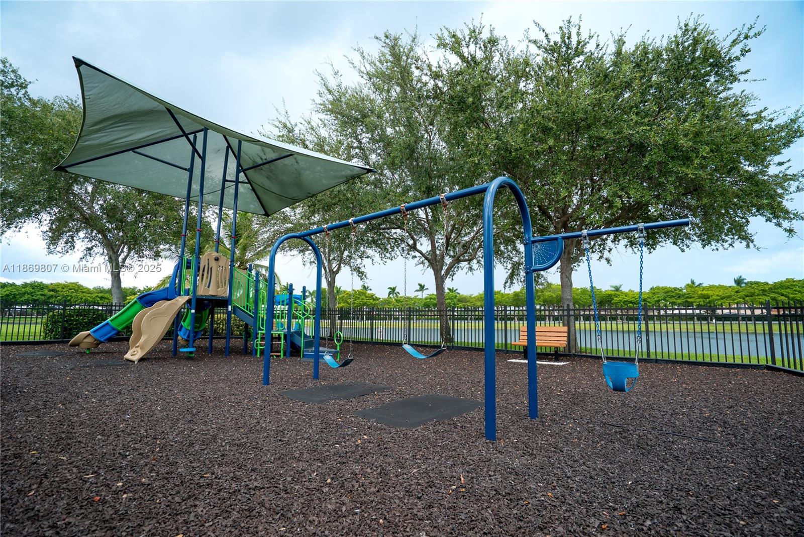 THE SHORES CONDO NO 2 - Residential