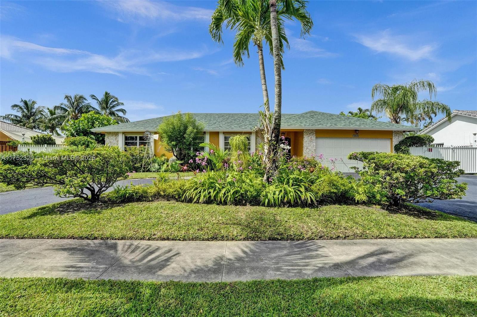 7260 Sw 20th St, Plantation, Miami-Dade County, Florida - 4 Bedrooms  
2 Bathrooms - 