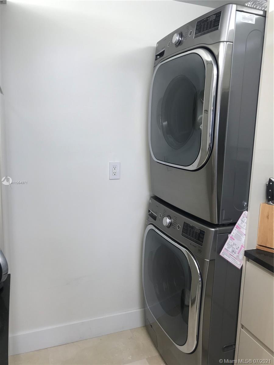 YACHT HARBOUR CONDO - Residential Lease