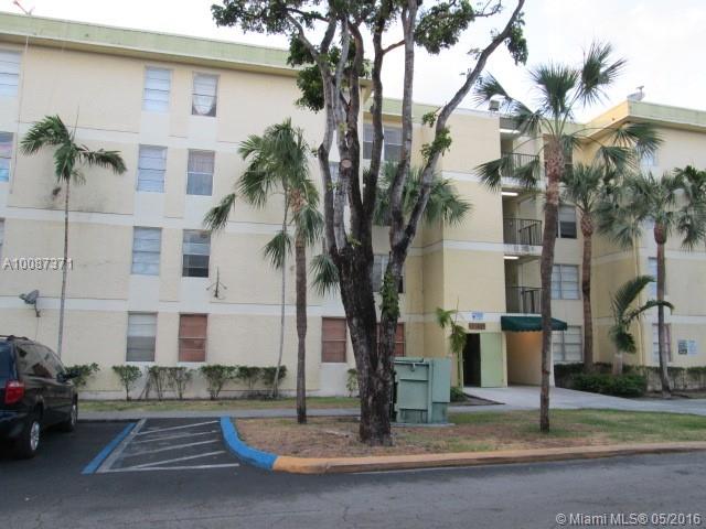 Gated community.Centrally located. SOLD AS-IS, OCCUPIED. CASH ONLY. NO INSPECTIONS. DO NOT DISTURB THE TENANT. This property has been placed in an upcoming event. All bids should be submitted through Action website.All offers received prior to the event period should be submitted by clicking on the “Make Offer“ button on website. All properties are subject to a five buyer's premium pursuant to the Event Agreement Terms and conditions. Contact Listing Agent for details and commission paid.
