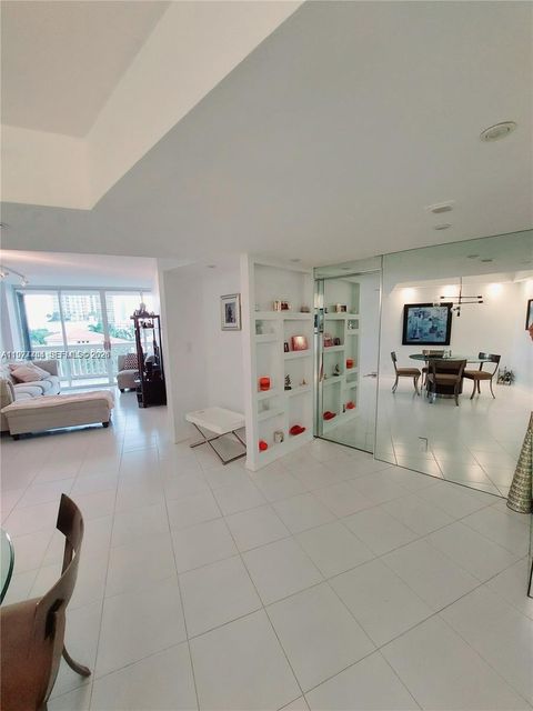 Tiny photo for 1000 W Island Blvd #508, Aventura, FL 33160 (MLS # A11977444)