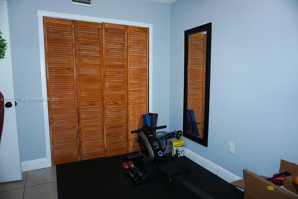 KENLAND COURT - Residential