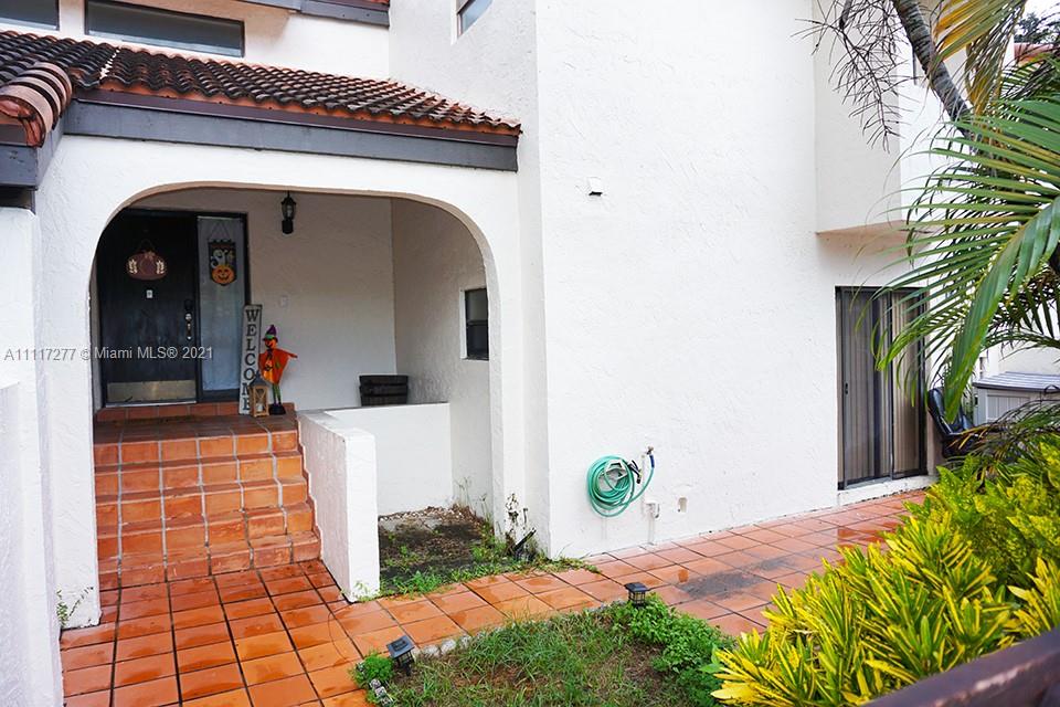 KENLAND COURT - Residential