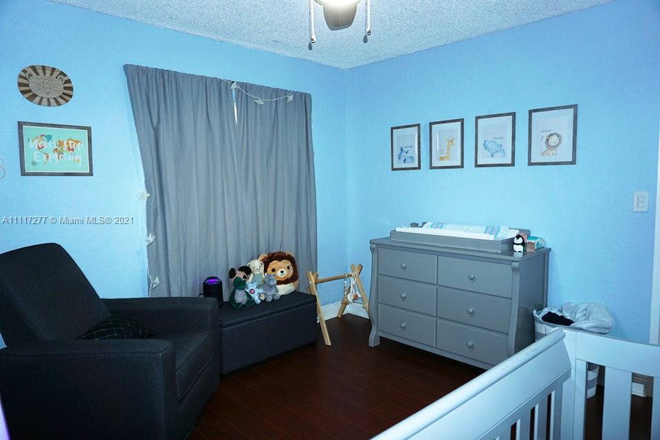 KENLAND COURT - Residential