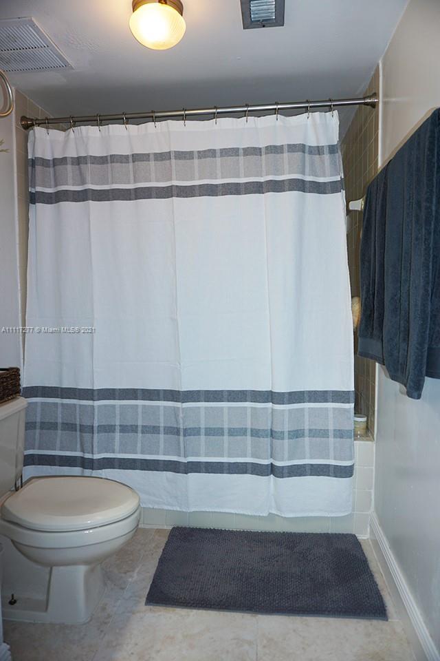 KENLAND COURT - Residential