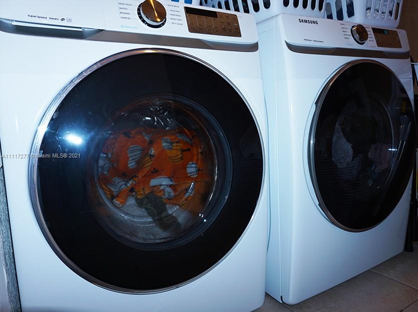 KENLAND COURT - Residential