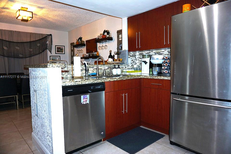 KENLAND COURT - Residential