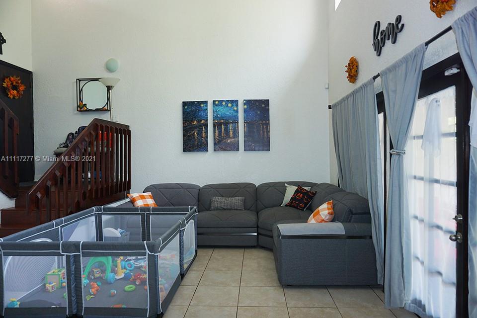 KENLAND COURT - Residential