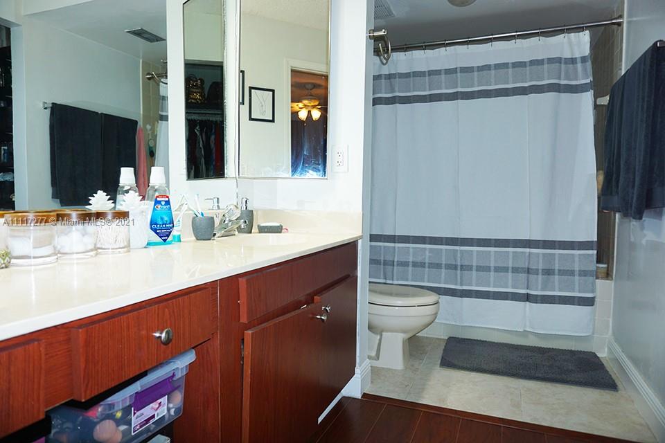 KENLAND COURT - Residential