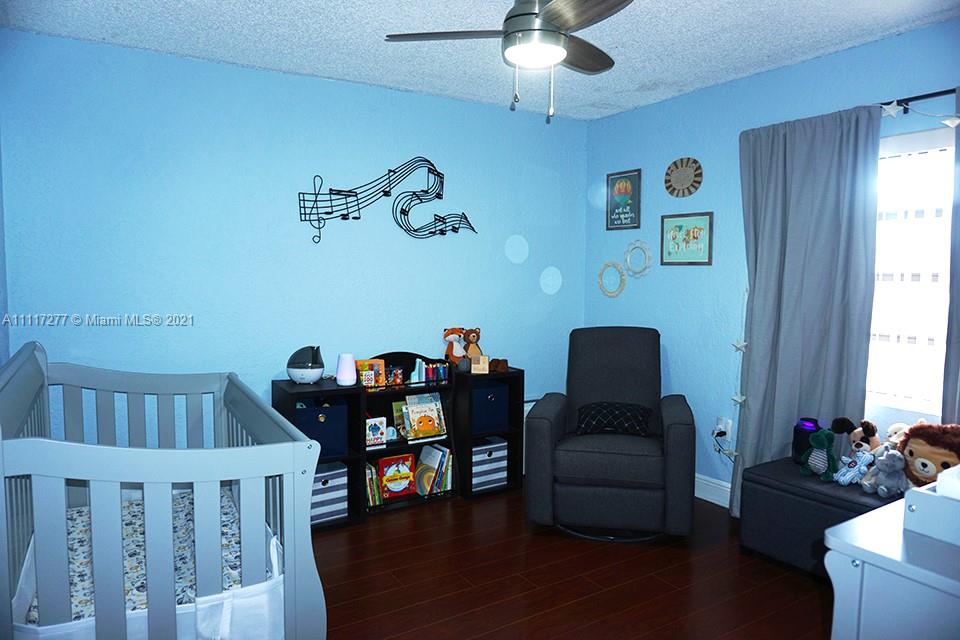 KENLAND COURT - Residential