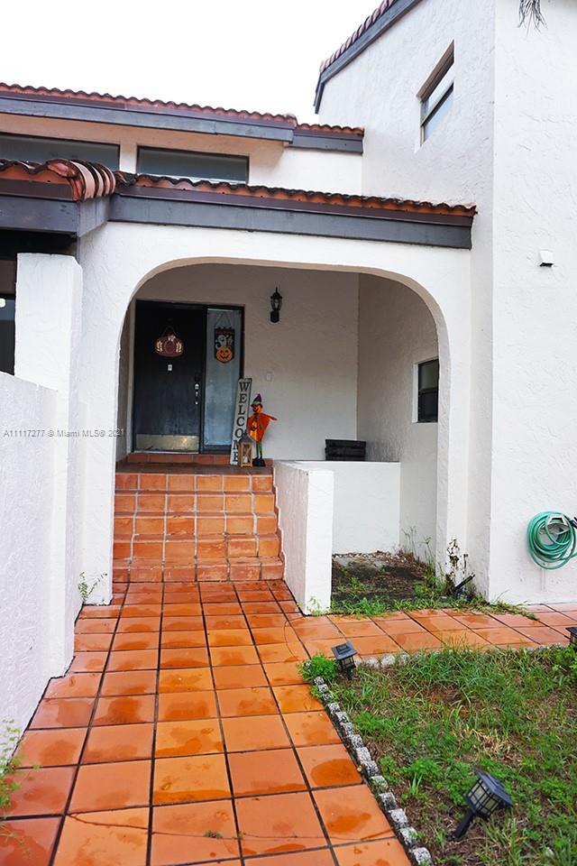 KENLAND COURT - Residential