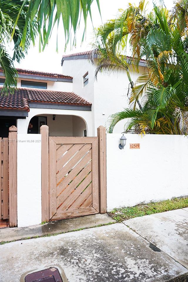 KENLAND COURT - Residential