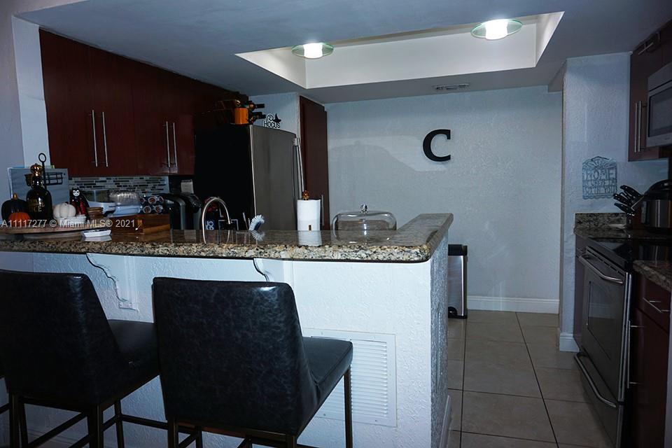 KENLAND COURT - Residential