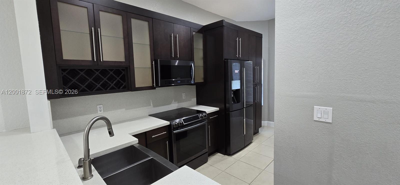 FOREST LAKES COUNTRY GARD - Residential Lease