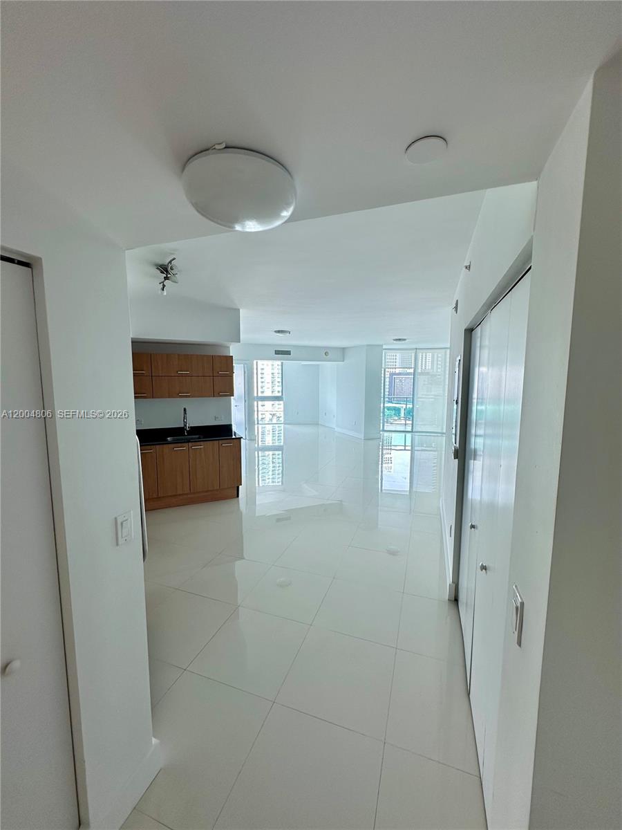 WIND CONDO - Residential Lease