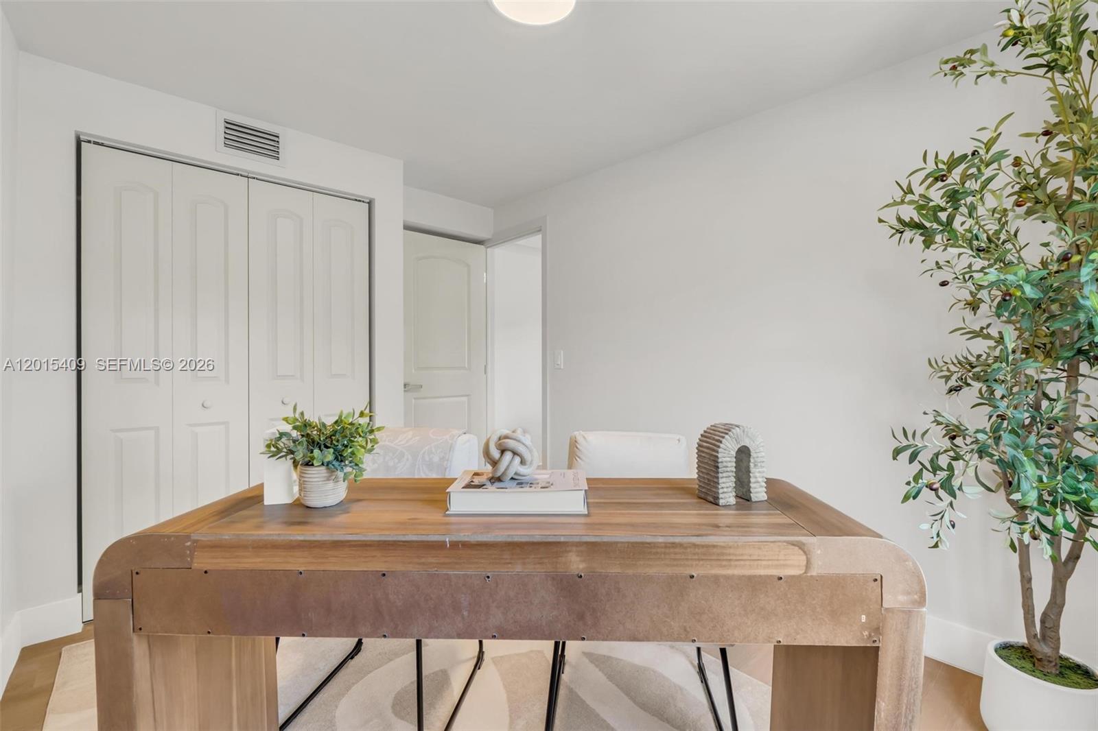CHATEAU PARK SEC - Residential