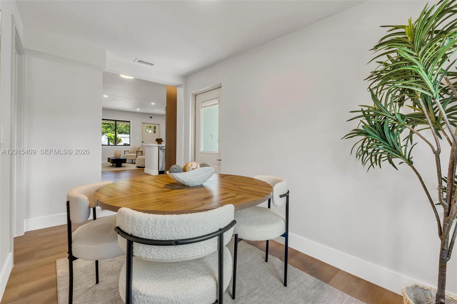 CHATEAU PARK SEC - Residential