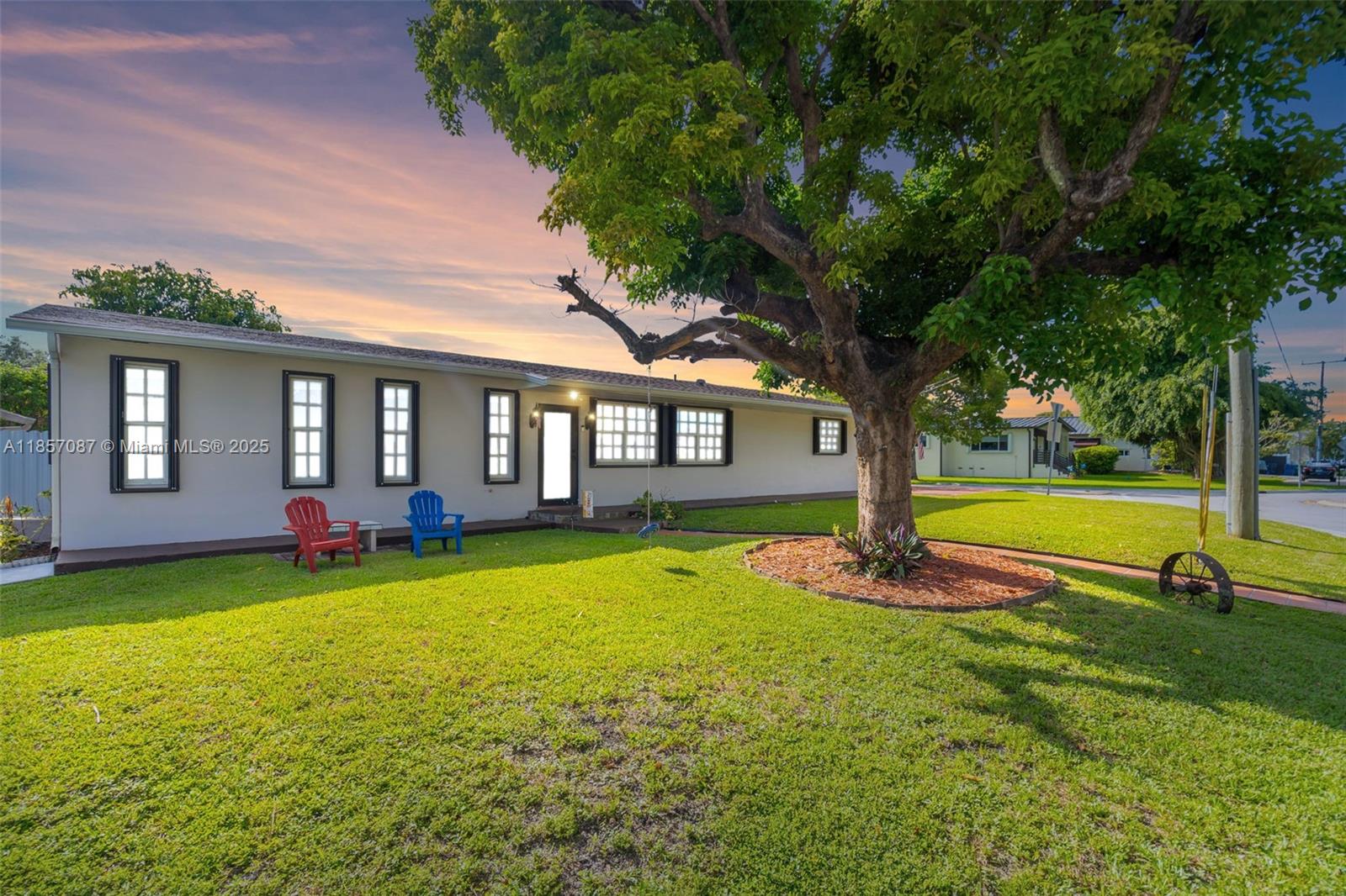 Beautiful 4BR/3BA Home in the Heart of Doral - NO HOA!
Discover your dream home in prime Doral location!
This stunning 4-bedroom, 3-bathroom residence sits in the heart of Doral, offering the perfect blend of comfort, privacy, and investment potential. Nestled in a beautiful and private cul-de-sac, this immaculate property boasts:
Easy access to top-rated schools, shopping, dining, and major highways while maintaining the serenity of a private residential setting. Ready to move in, ready for your personal touches, and ready to generate income. Don't miss this rare find in Doral!!!!