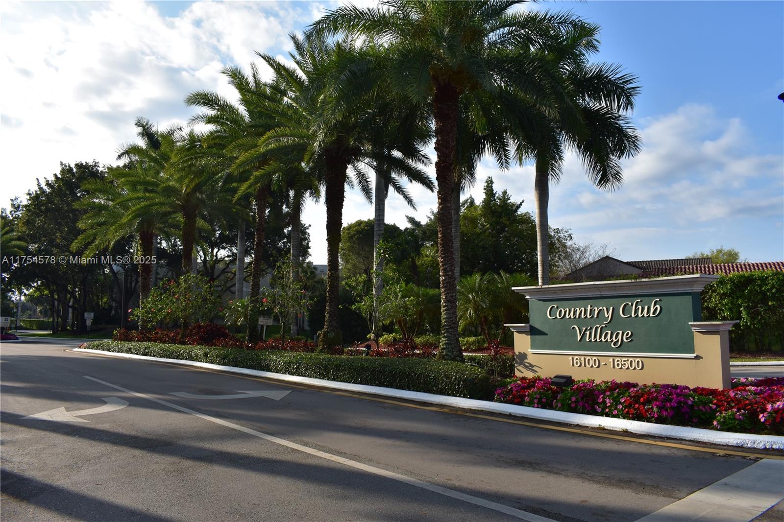 Property for Sale at 16475 Golf Club Rd 313, Weston, Broward County, Florida - Bedrooms: 2 
Bathrooms: 3  - $285,000