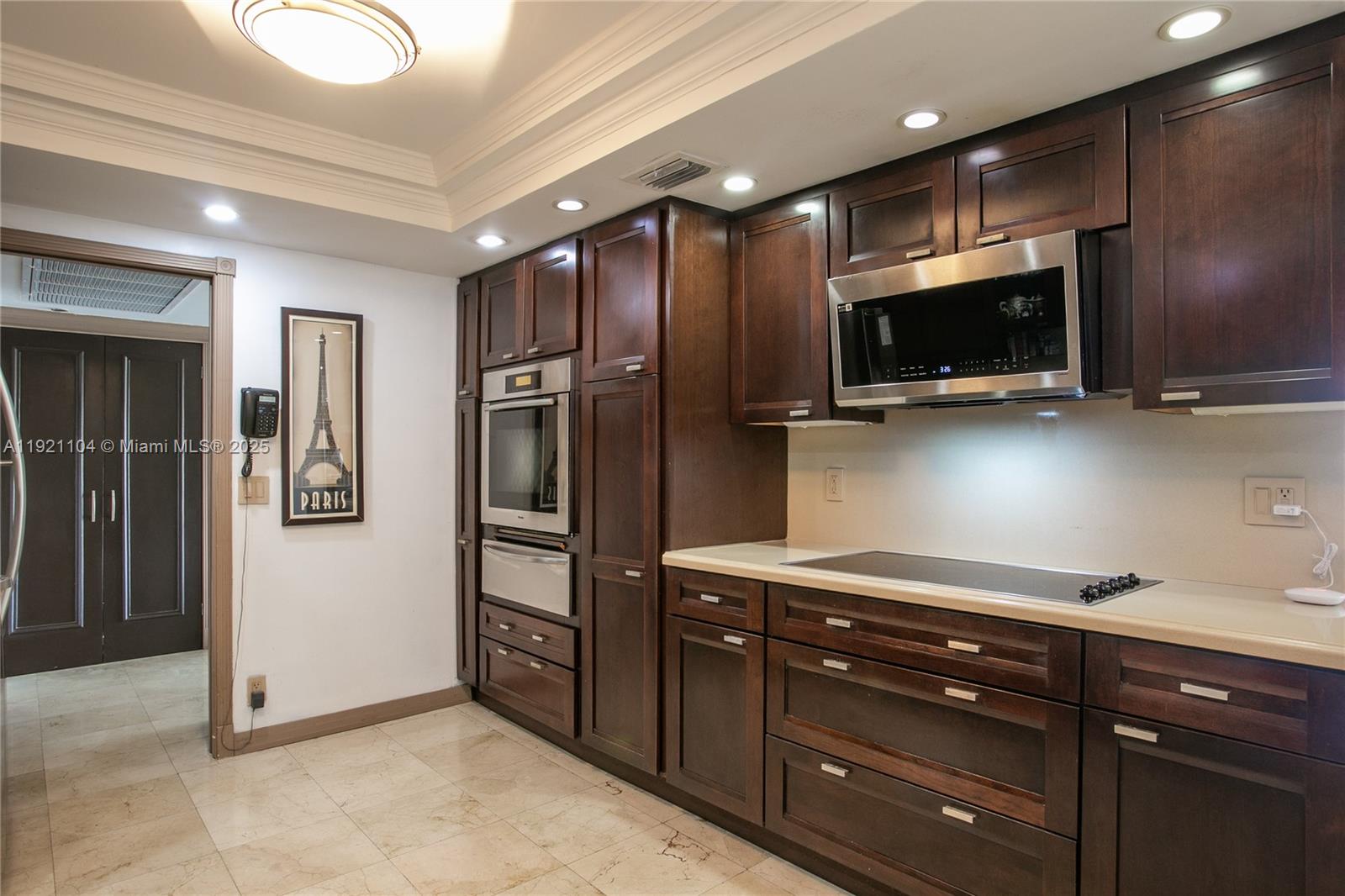 CRICKET CLUB CONDO - Residential